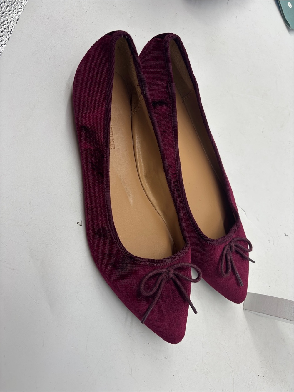Banana Republic Women's Pointed Ballet Flats in Burgundy Velvet